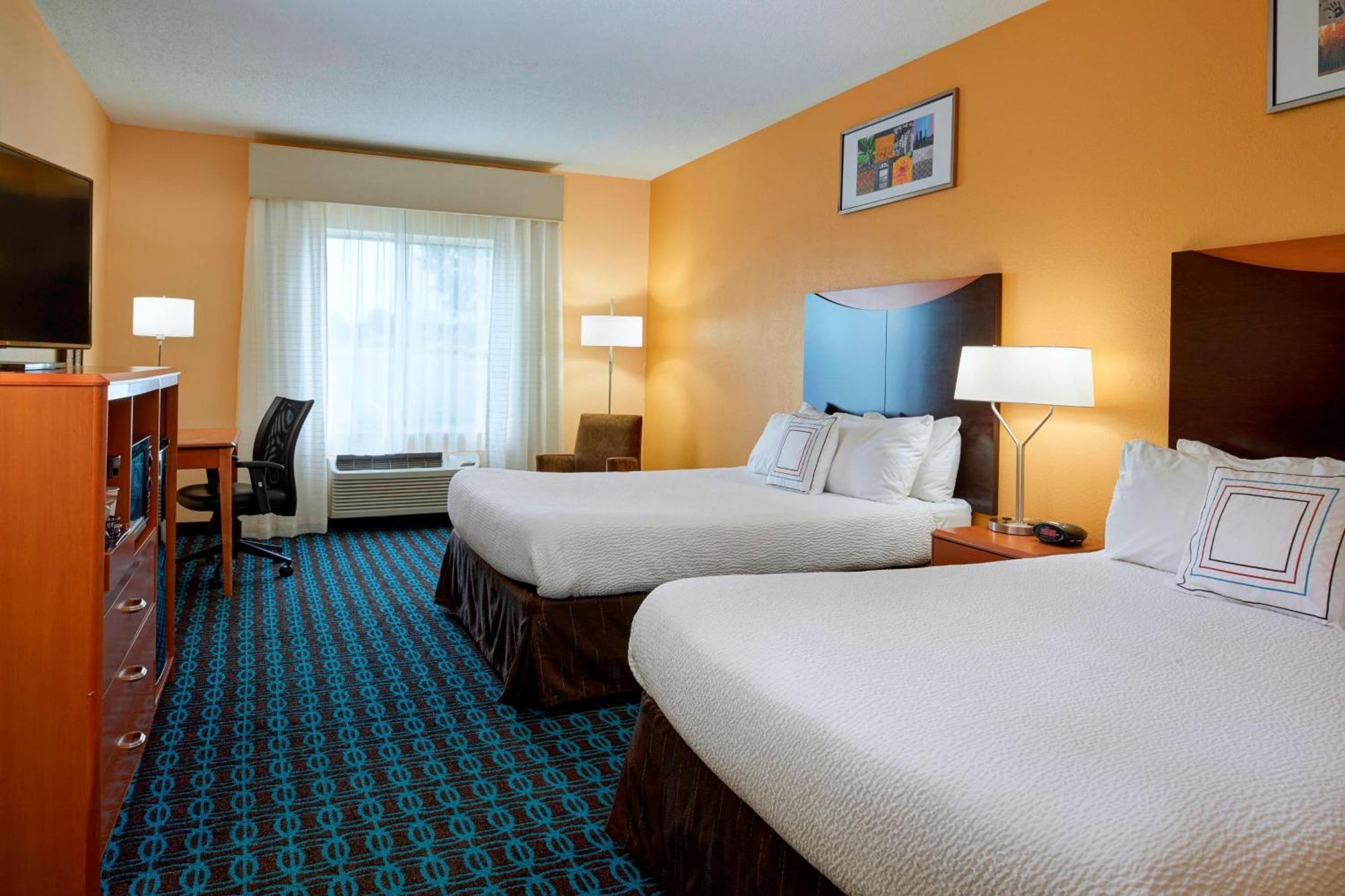 Fairfield Inn By Marriott Richmond New Paris Bagian luar foto