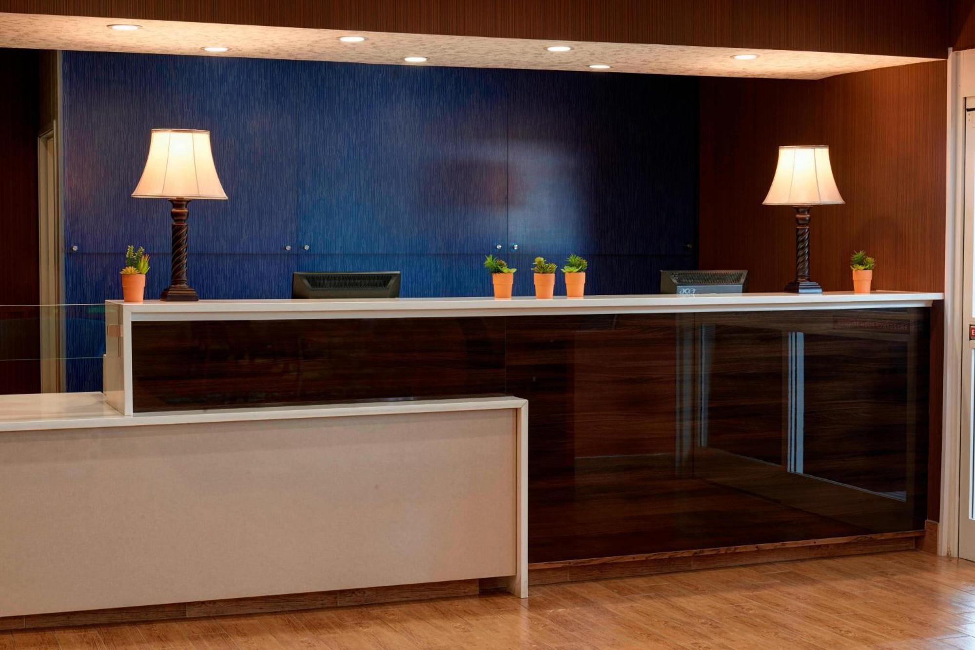 Fairfield Inn By Marriott Richmond New Paris Bagian luar foto