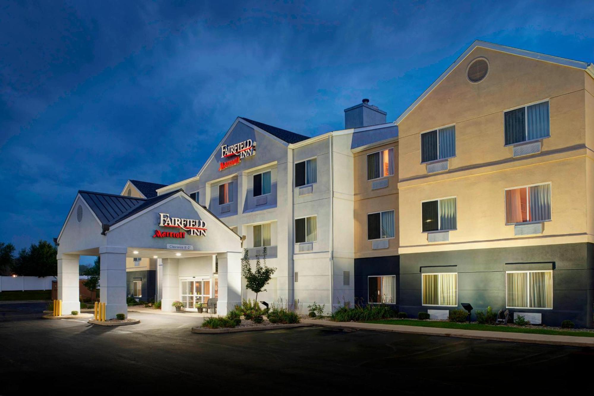 Fairfield Inn By Marriott Richmond New Paris Bagian luar foto